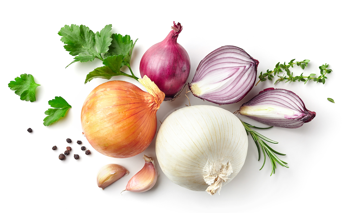 various,onions,and,spices,isolated,on,white,background,,top,view