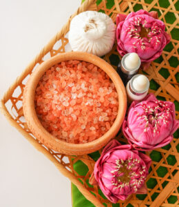 Himalayan,pink,bath,salt,in,pink,lotus,spa,essential,concept,