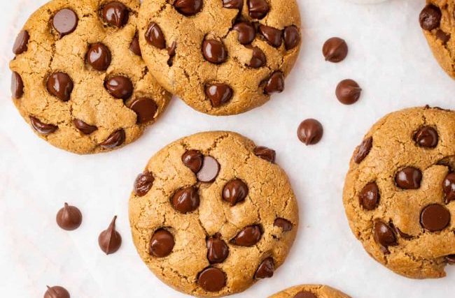 Gluten-Free Almond Flour Chocolate Chip Cookies