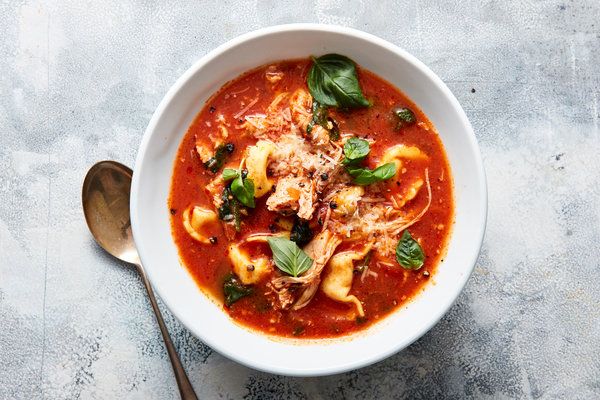 Quick & Easy Tomato and Tortellini Soup